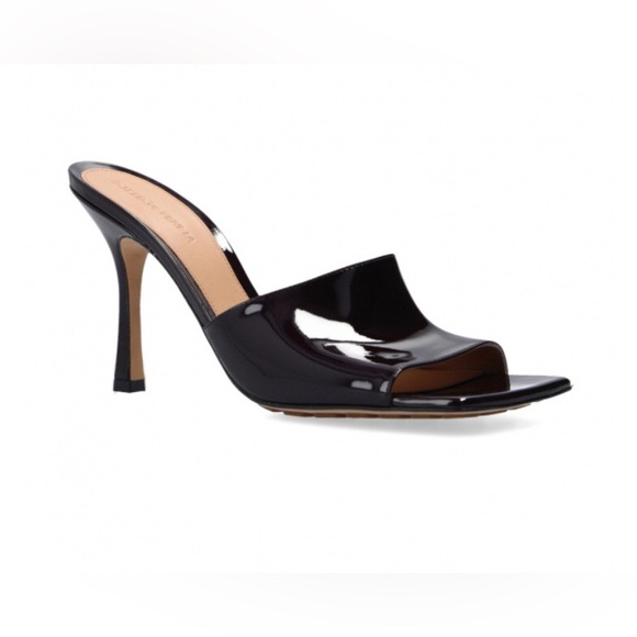 Bottega Veneta
Bottega Veneta Square Toe Sandals - Picture 2 of 16